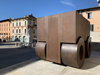 La 74, La 74 on the parvis of Sant'Agostino Church, Pietrasanta, 2019