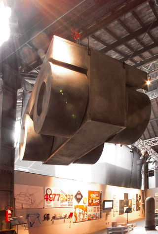 L'alcova d'acciaio, Installazione alle OGR Officine Grandi Riparazioni, Torino, Il futuro nelle mani. Artieri domani, 2011, Photo © Umberto Cavenago