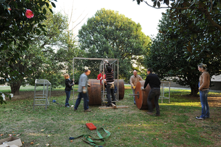 La 74, Assembly process on the occasion of the exhibition "Il Resto del Tempo" at Castello Visconteo of Jerago (VA), 2011, Photo @ Umberto Cavenago