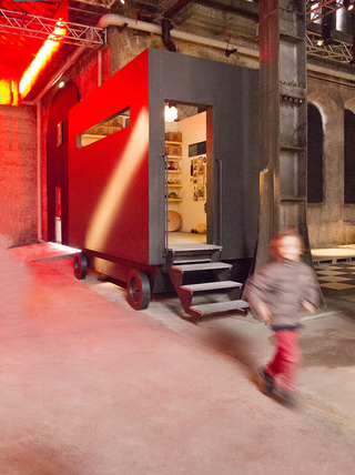 Vetreria Cristiano Bianchin, Installazione alle OGR Officine Grandi Riparazioni, Torino, Il futuro nelle mani. Artieri domani, 2011