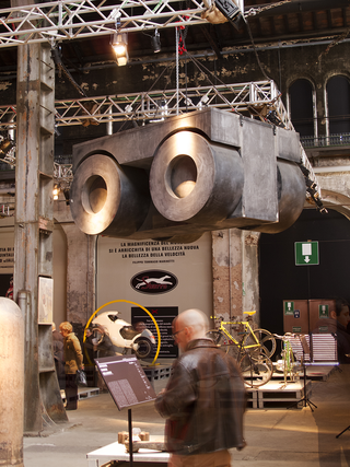 L'alcova d'acciaio, Installazione alle OGR Officine Grandi Riparazioni, Torino, Il futuro nelle mani. Artieri domani, 2011, Photo © Umberto Cavenago