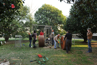 La 74, Assembly process on the occasion of the exhibition "Il Resto del Tempo" at Castello Visconteo of Jerago (VA), 2011, Photo @ Umberto Cavenago