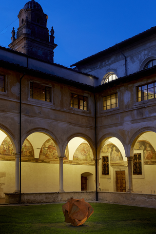 Erratico reversibile, Cloister of Sant'Agostino, Pietrasanta, Photo © Bart Herreman