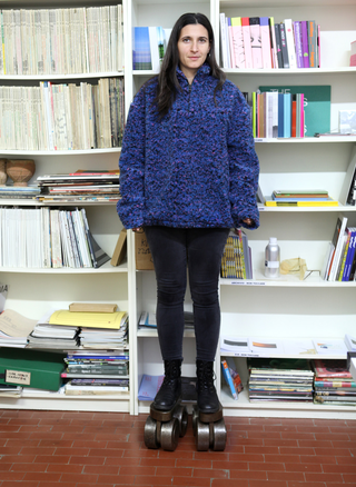 A prova di scemo (autoritratto), Portrait of Cecilia Mentasti on roller skates, Photo © Luca Scarabelli