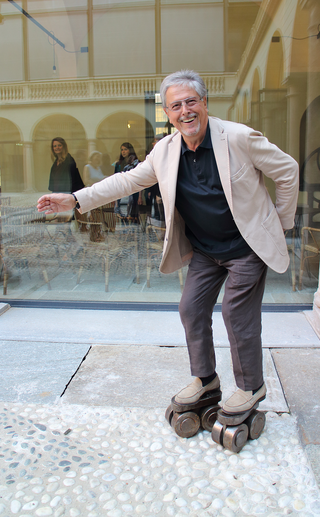 A prova di scemo (autoritratto), Portrait of Memo Basso on roller skates, Photo © Umberto Cavenago