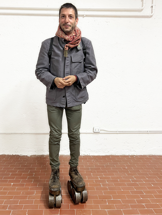 A prova di scemo (autoritratto), Portrait of Francesco Conti on roller skates, Photo © Umberto Cavenago