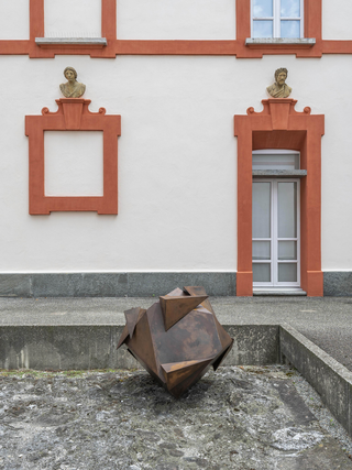 Erratico reversibile, Installazione al castello visconteo di Locarno, Photo © Cosimo Filippini