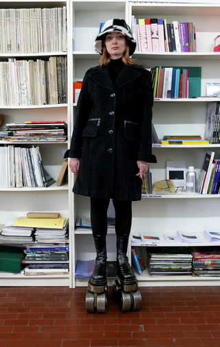 A prova di scemo (autoritratto), Portrait of Valentina Scarabelli on roller skates, Photo © Luca Scarabelli